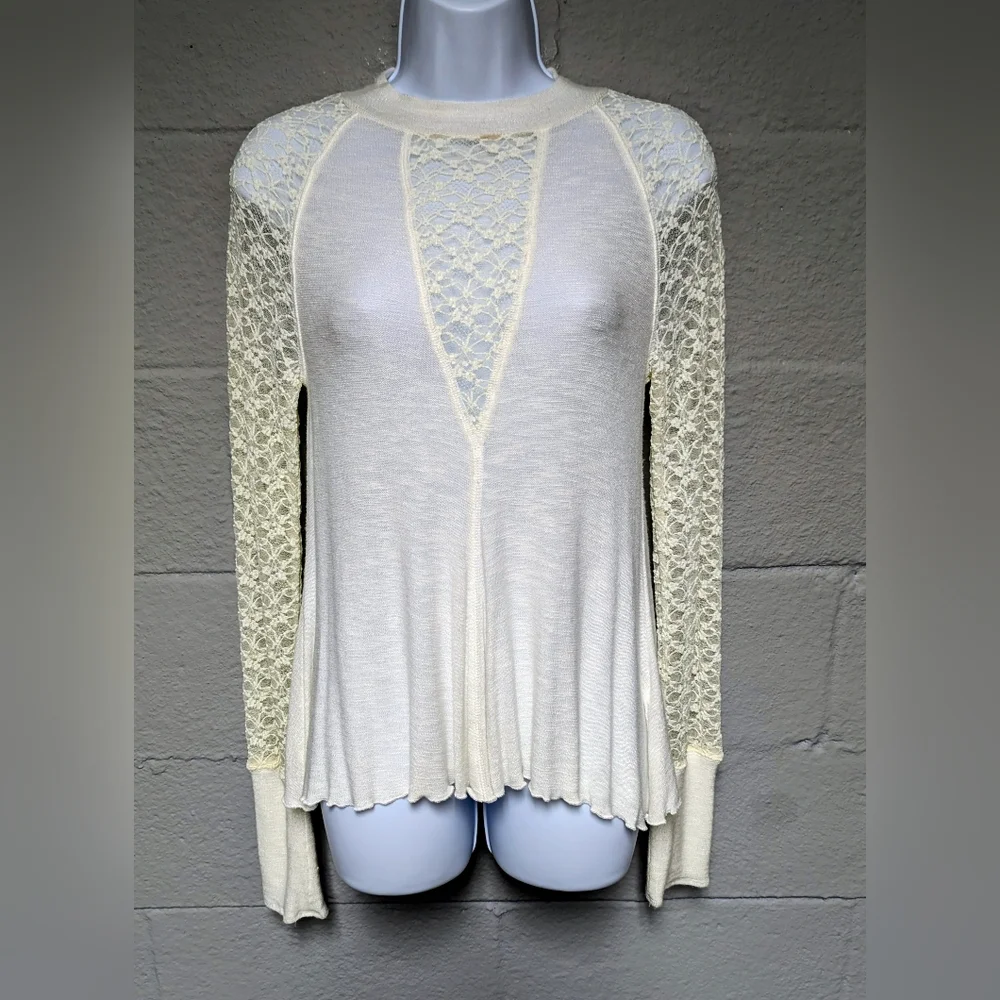 Intimately Free Top Size S Free People Knit And Lace PulloverLong  Sleeve